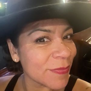 Meet your Posher, Luna